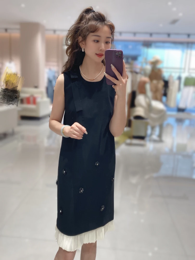 25217066【高斯雪岚】法式优雅时尚百搭无袖圆领简约连衣裙