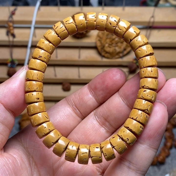 10x6桃核雕刻直切手串