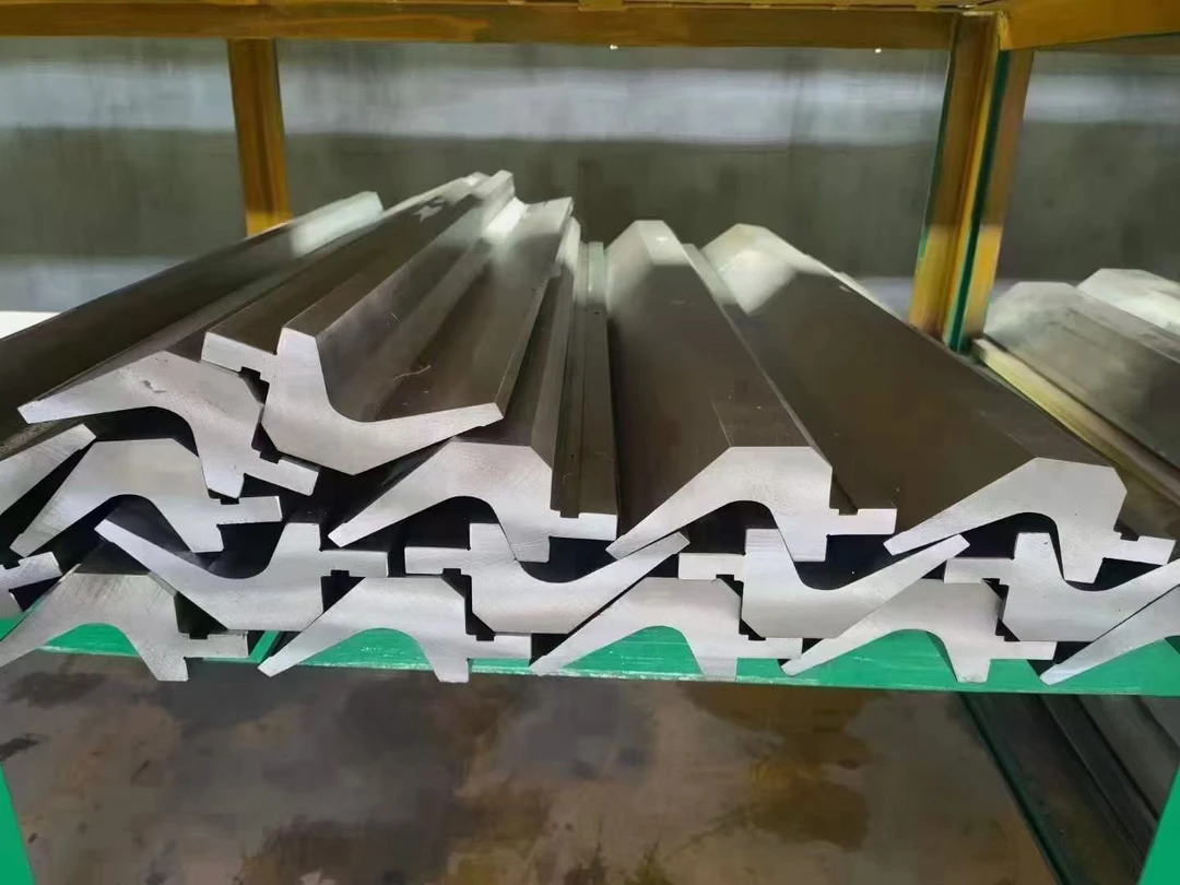 数控折弯机模具、可定制各种上下模。工厂直售