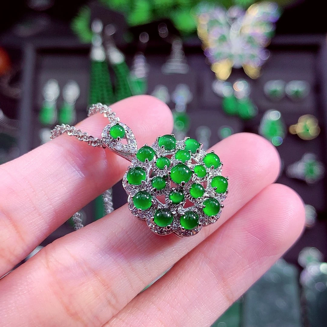 颈饰未镶嵌翡翠天然