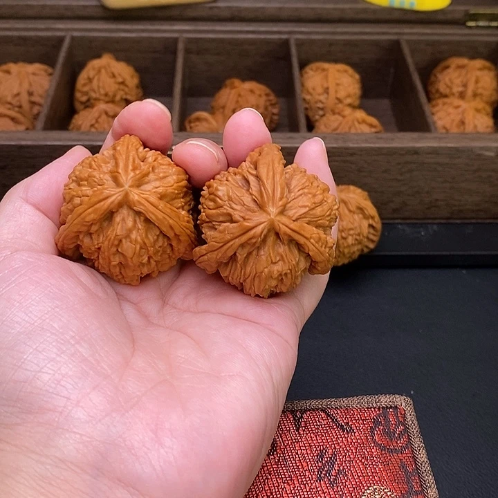 把件文玩核桃白奔