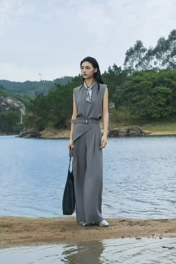 夏季韩系穿搭无袖T恤上衣搭配西装阔腿裤气质高级