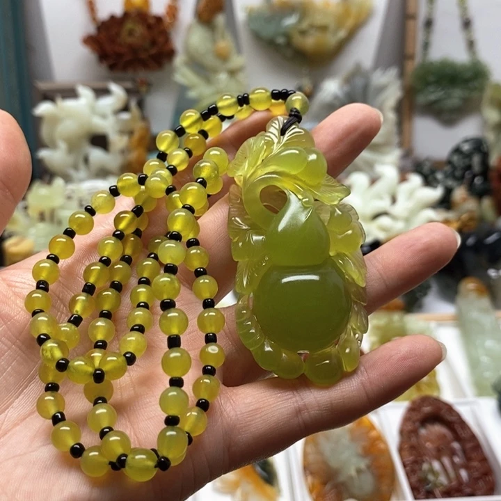 未镶嵌蛇纹石玉颈饰