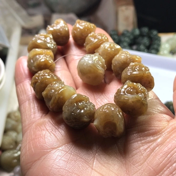 未镶嵌和田玉手链激****商