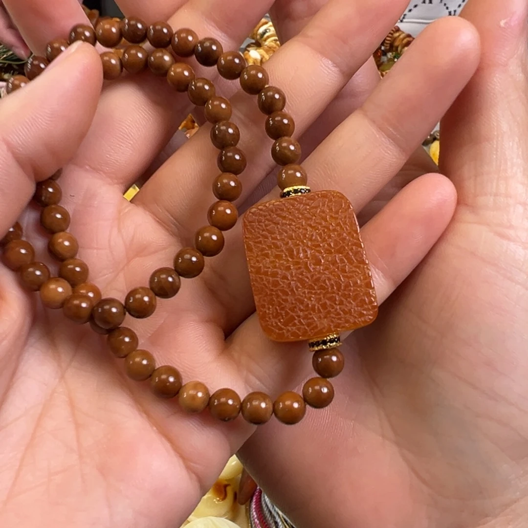 蜜蜡裸石未镶嵌蜜蜡