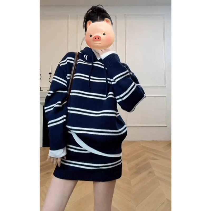 巨好看深冬装搭配一整套小香风撞色连帽条纹毛衣半身裙子两件套装
