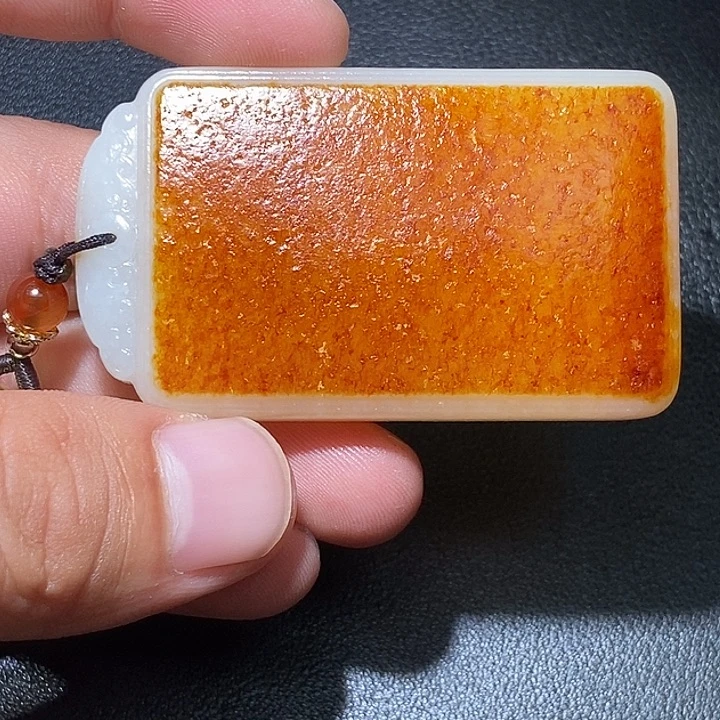 燕***窝和田玉未镶嵌颈饰CC