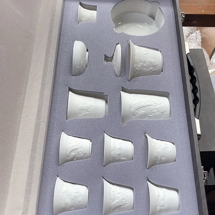 孤品茶具套装等。