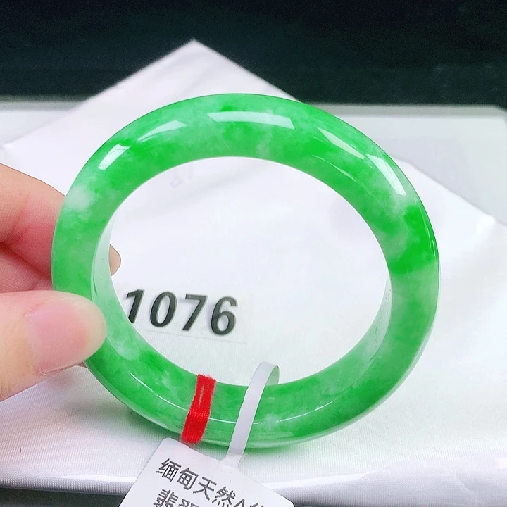 翡翠未镶嵌手镯1076