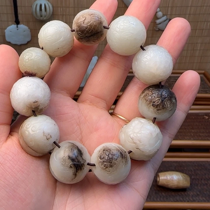 梦***马和田玉未镶嵌颈饰