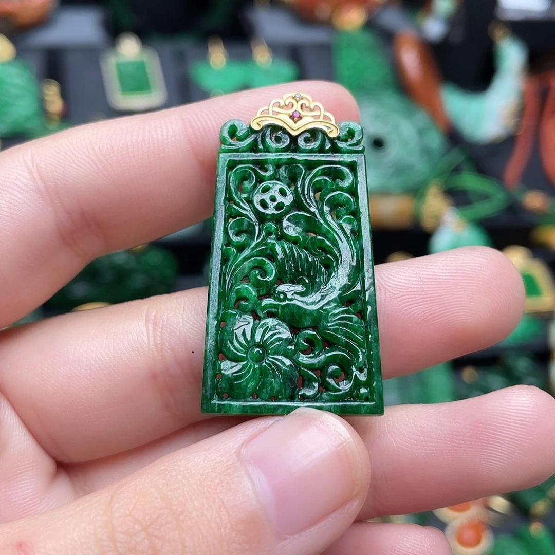 翡翠18K金镶嵌耳饰