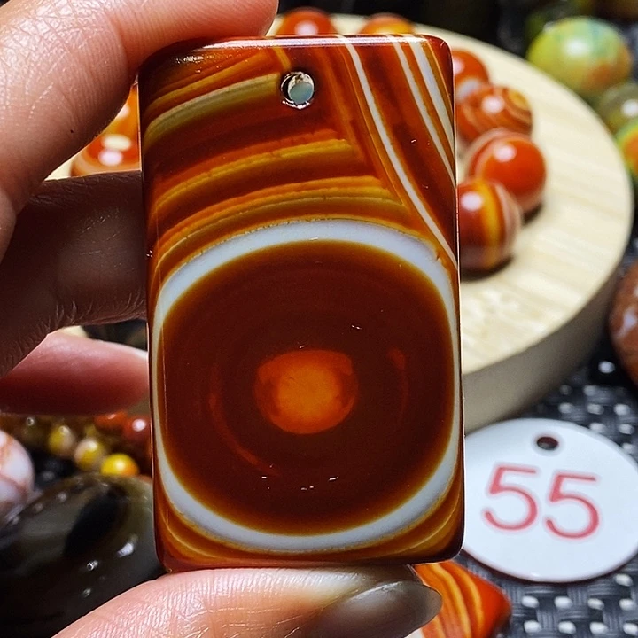 哎***错玛瑙/玉髓未镶嵌颈饰