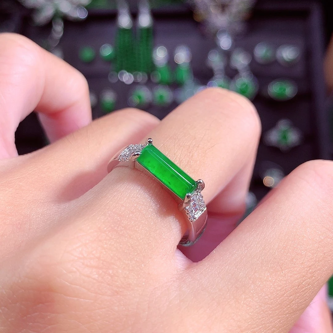 颈饰未镶嵌翡翠天然