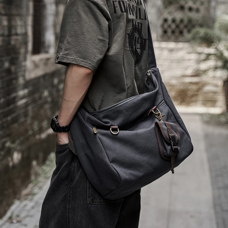 潮牌斜挎包男日系帆布单肩包文艺百搭斜背包轻便简约小包男包