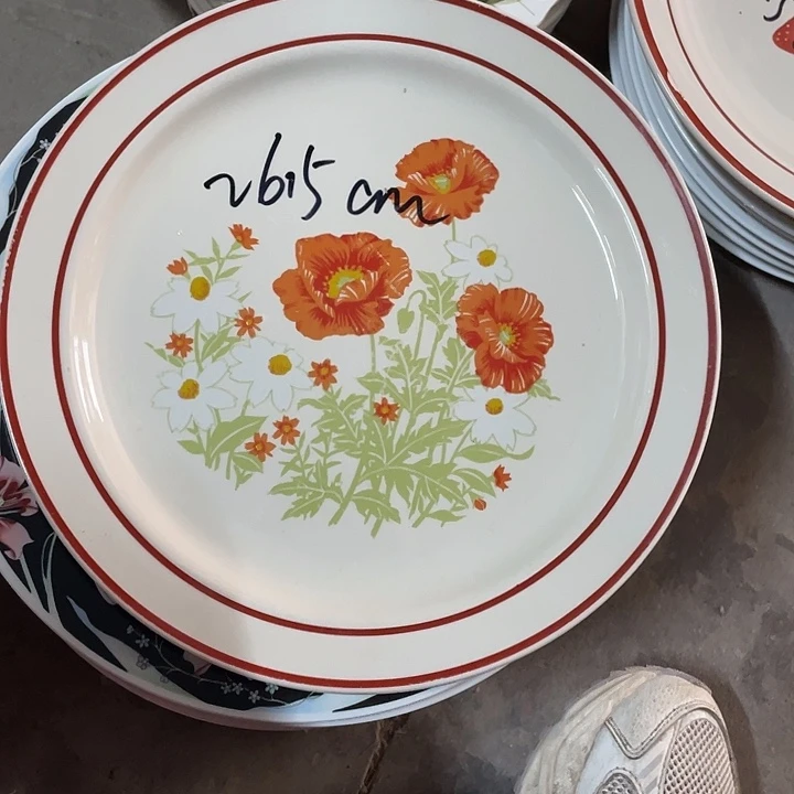 杯炻器瓷三朵花平盘一个 微瑕