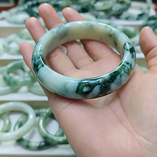 树***白透闪石-蛇纹石玉未镶嵌手镯