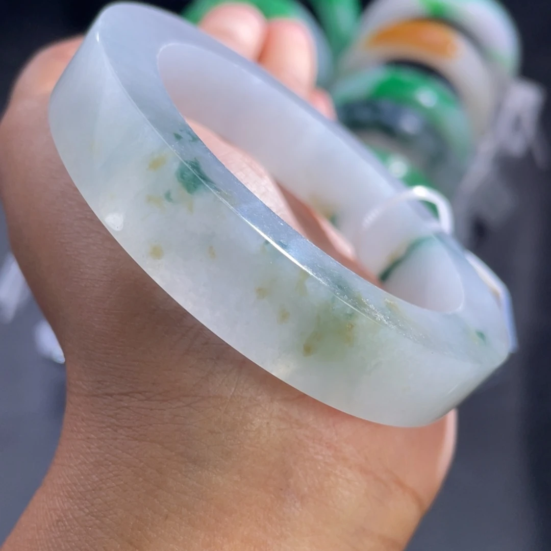 定制翡翠未镶嵌手镯