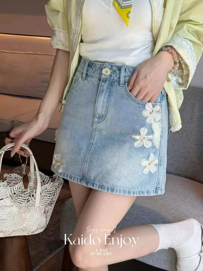 25077蓝色钉珠花朵装饰百搭休闲牛仔半裙短裙