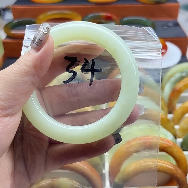 玉***华蛇纹石玉未镶嵌手镯（圆镯）