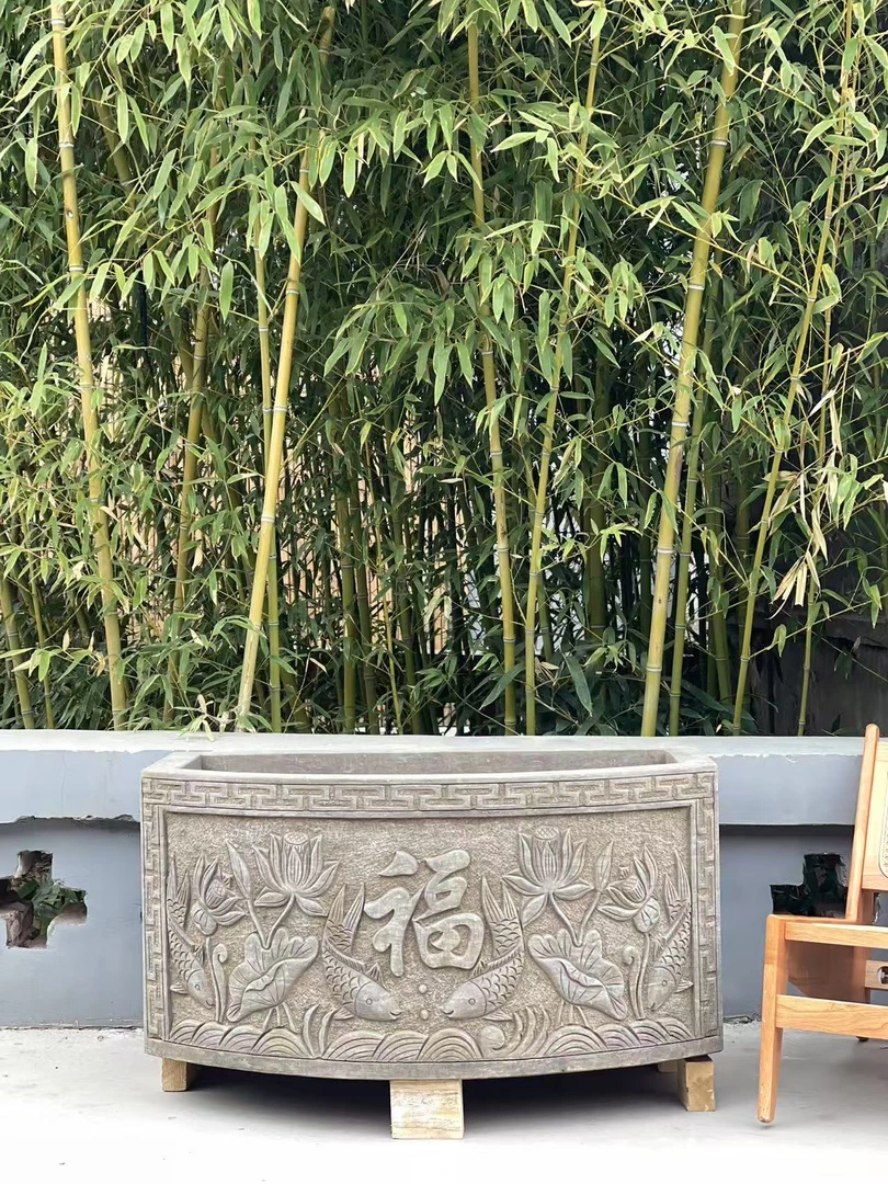 月牙形石缸～青石