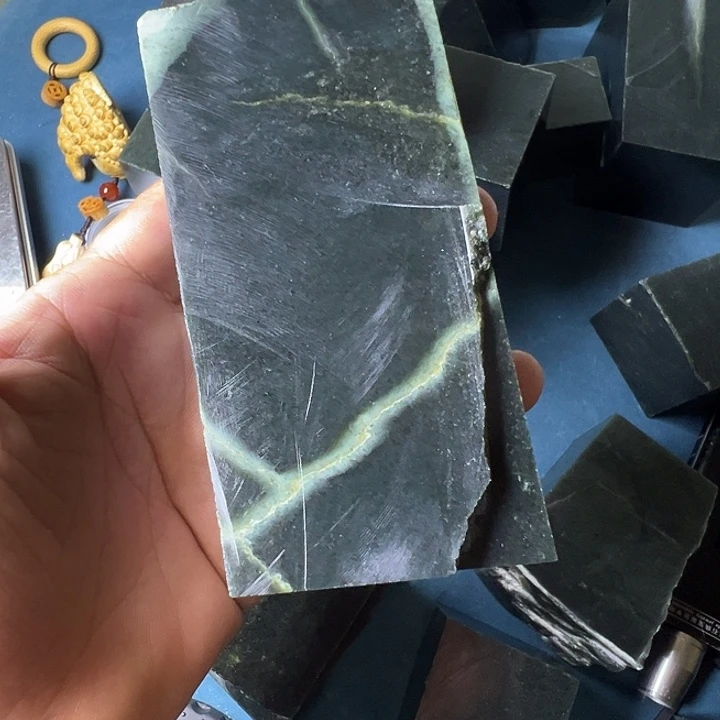 叶***秋摆件玛瑙/玉髓合金