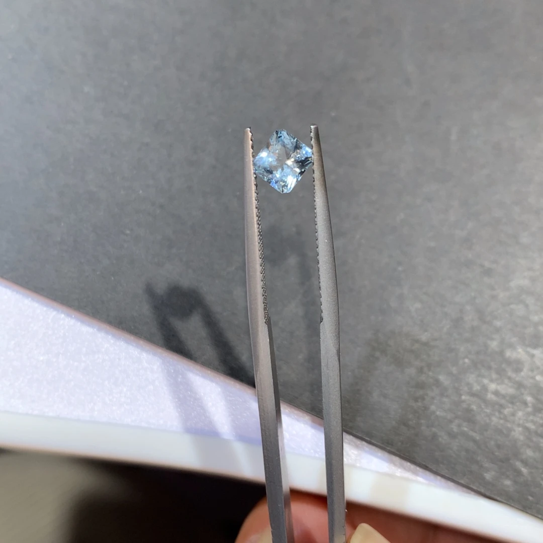 海蓝宝石裸石0.7克拉