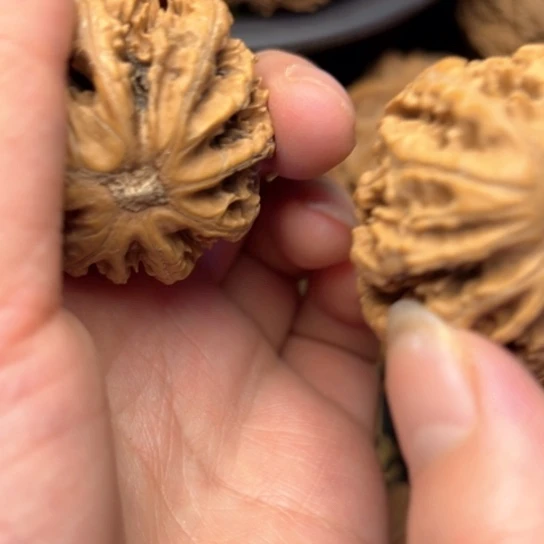 文玩核桃吊坠黄*巴秦岭核桃12