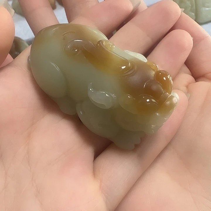 和田玉（糖玉）未镶嵌颈饰