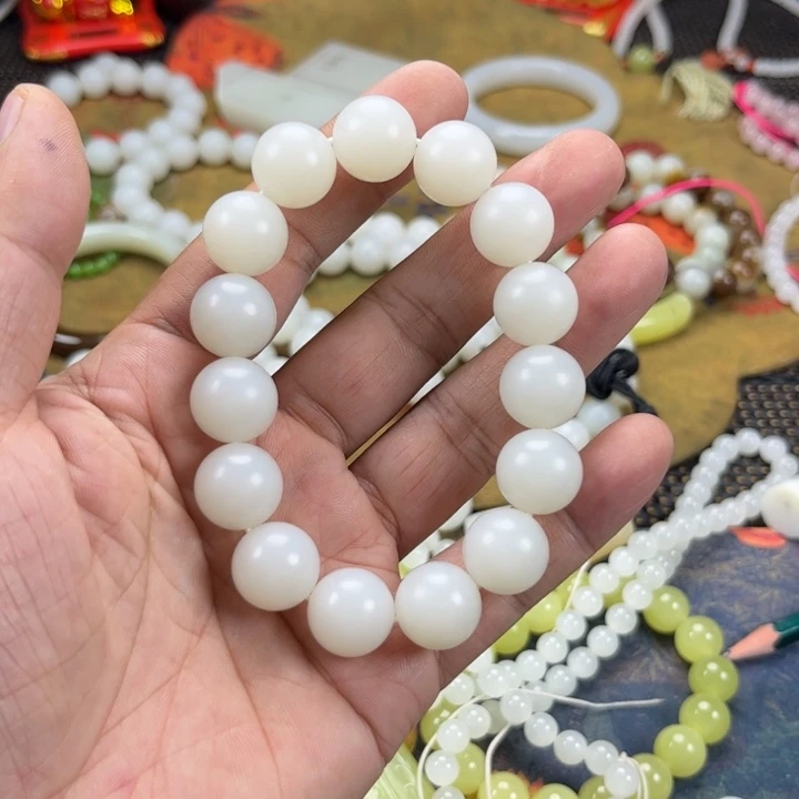 和田玉（糖玉）未镶嵌颈饰