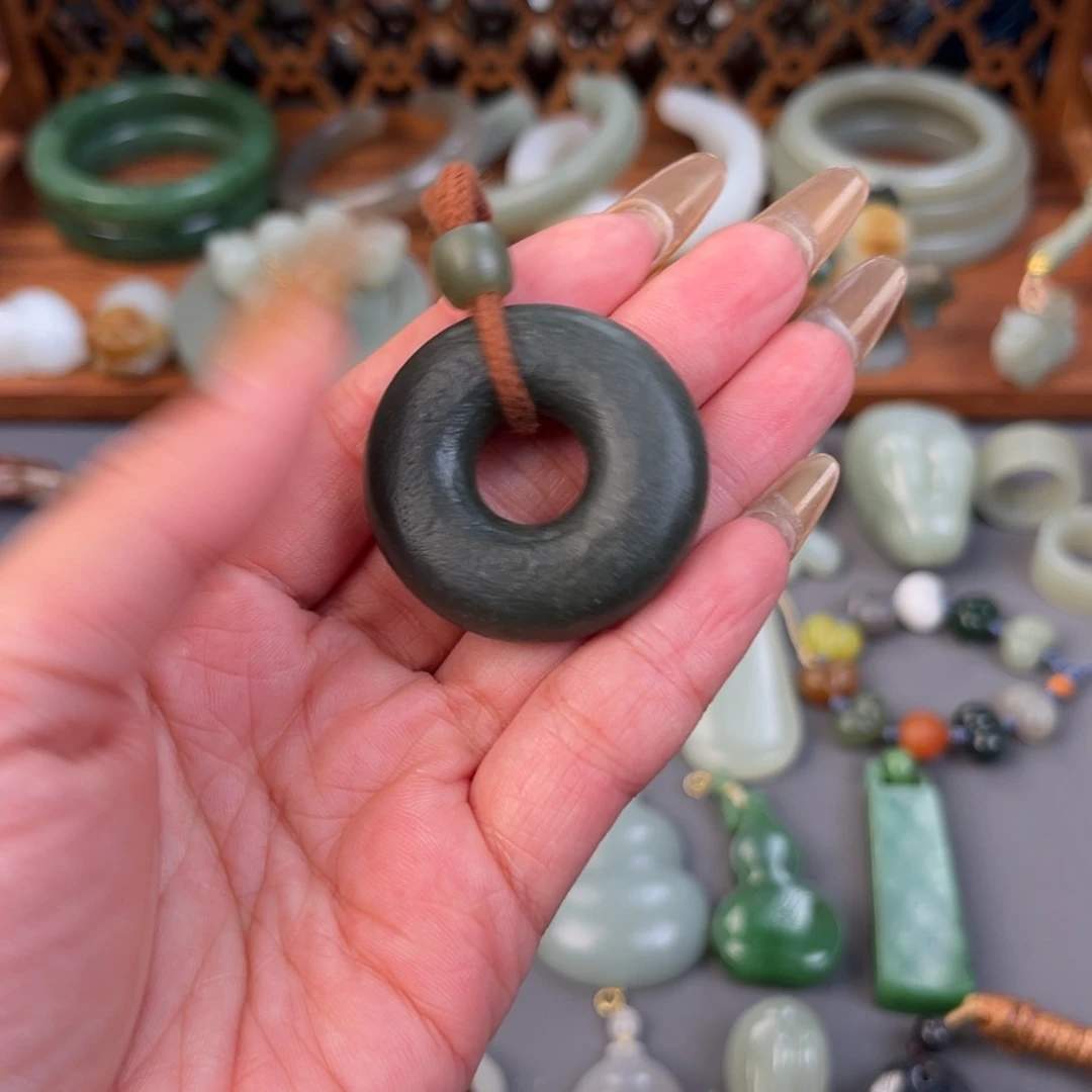 和田玉（糖玉）未镶嵌颈饰