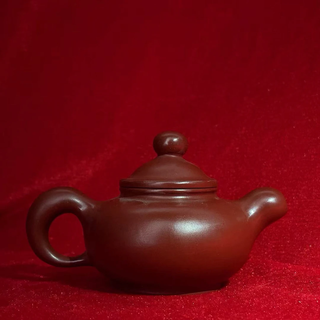 宜兴紫砂道洪松鼠 大红袍  郝华成   小品器-约150cc