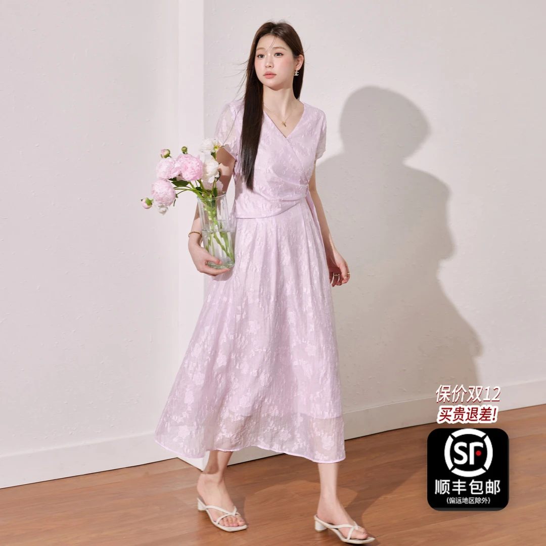 蓝语大码女装法式V领系带显瘦剪花连衣裙2025度假风a字长裙12040