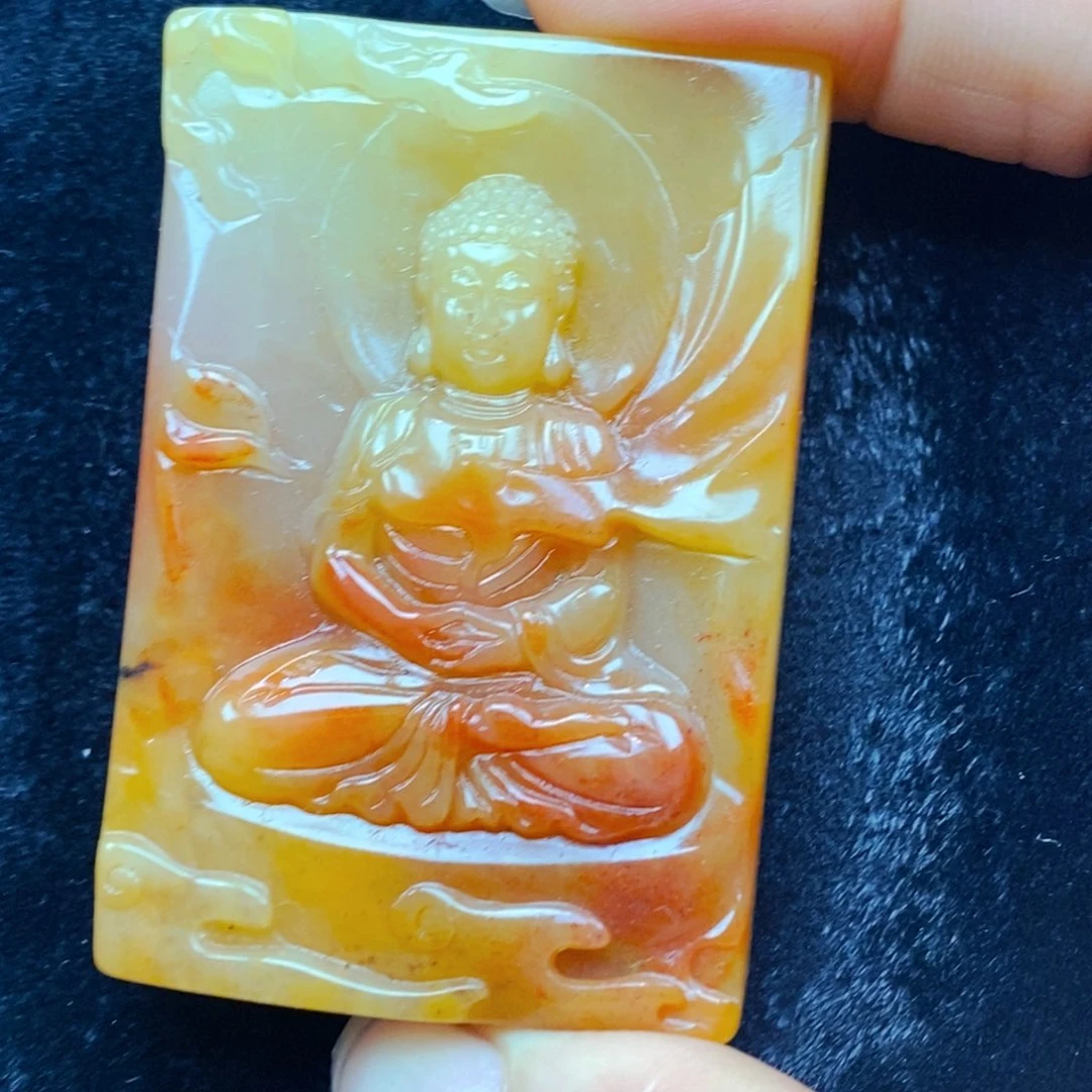 未镶嵌石英质玉（黄龙玉）颈饰