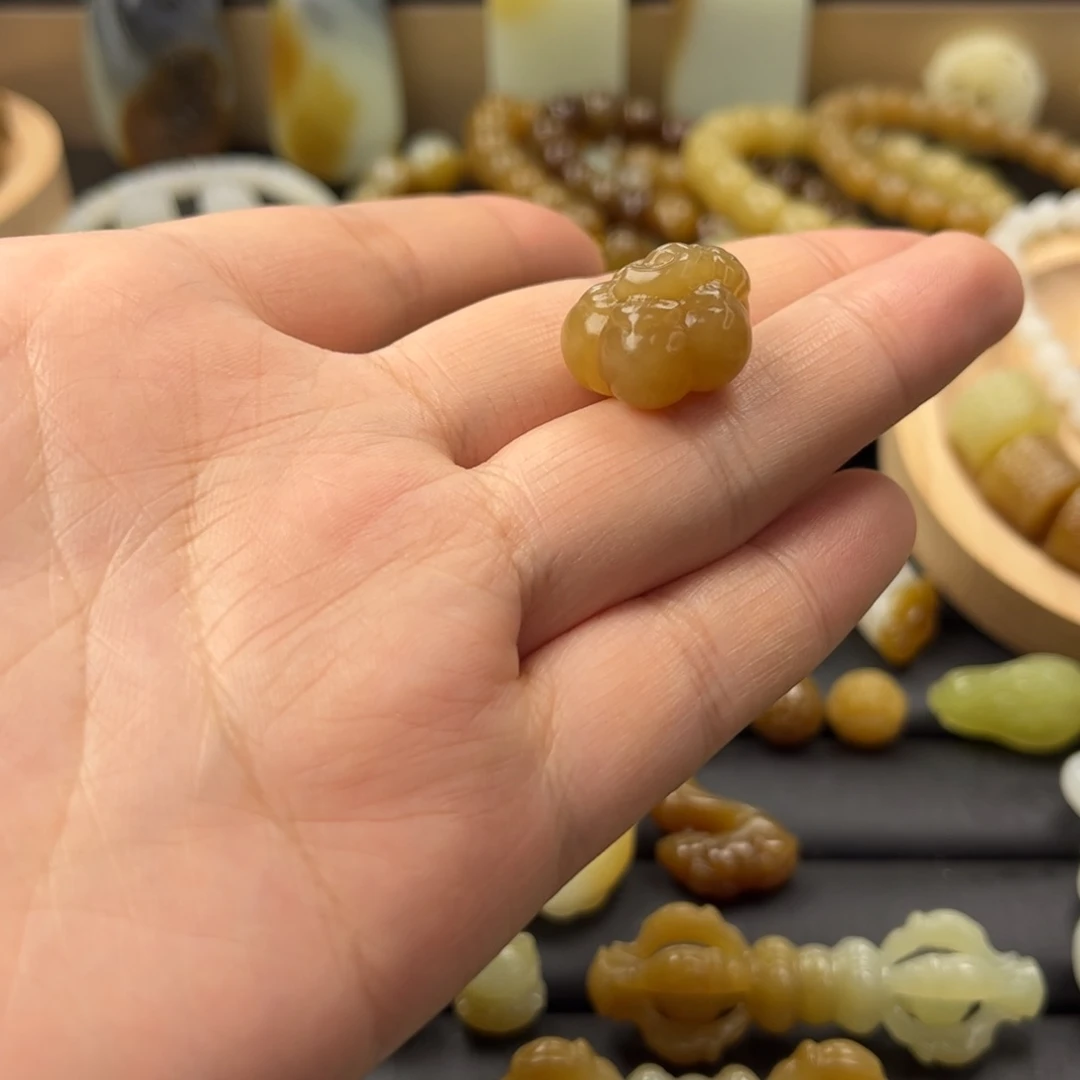 和田玉颈饰未镶嵌小*