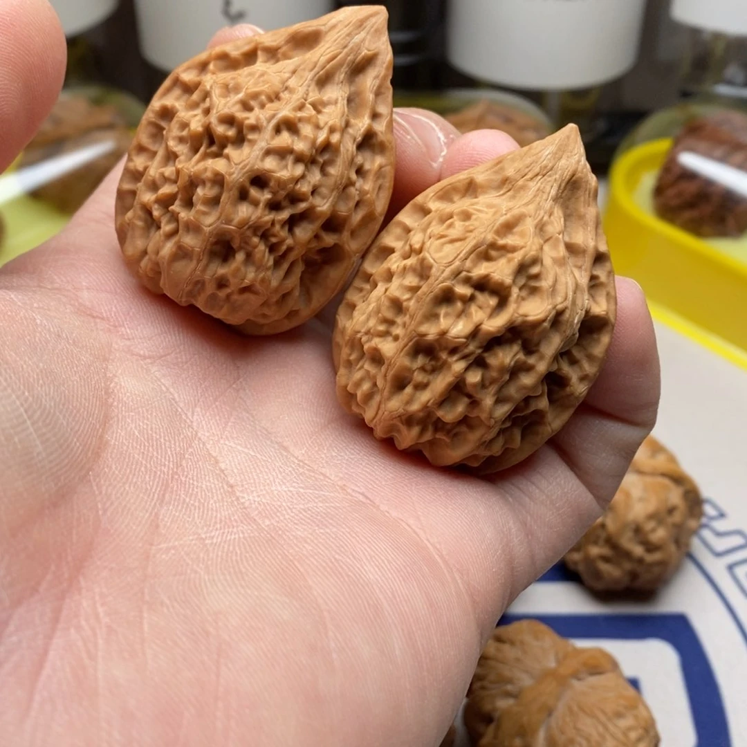 核桃把件八**合三七鸭嘴兽