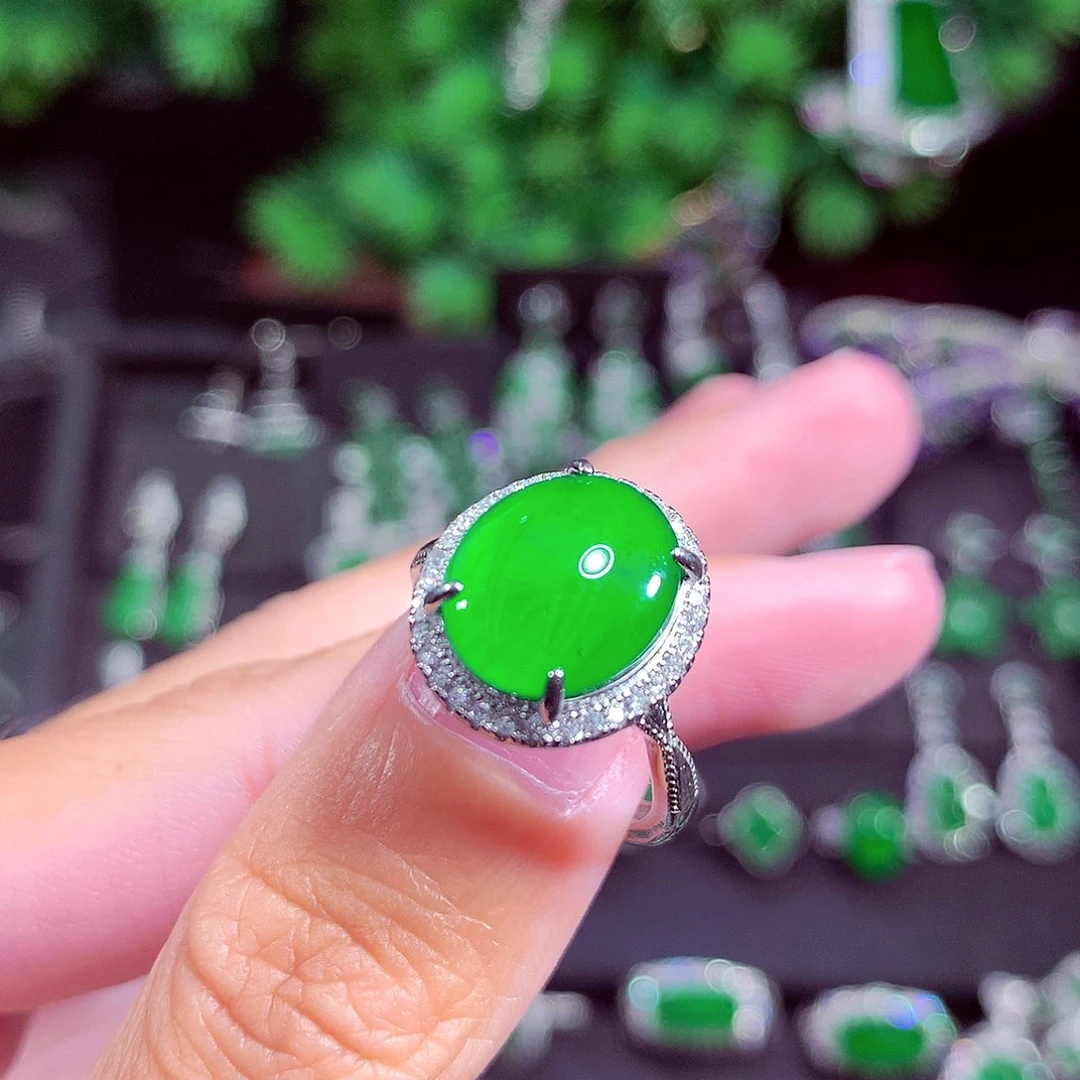 颈饰未镶嵌翡翠天然