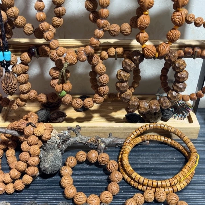 王****野生桃桃枭手串精品