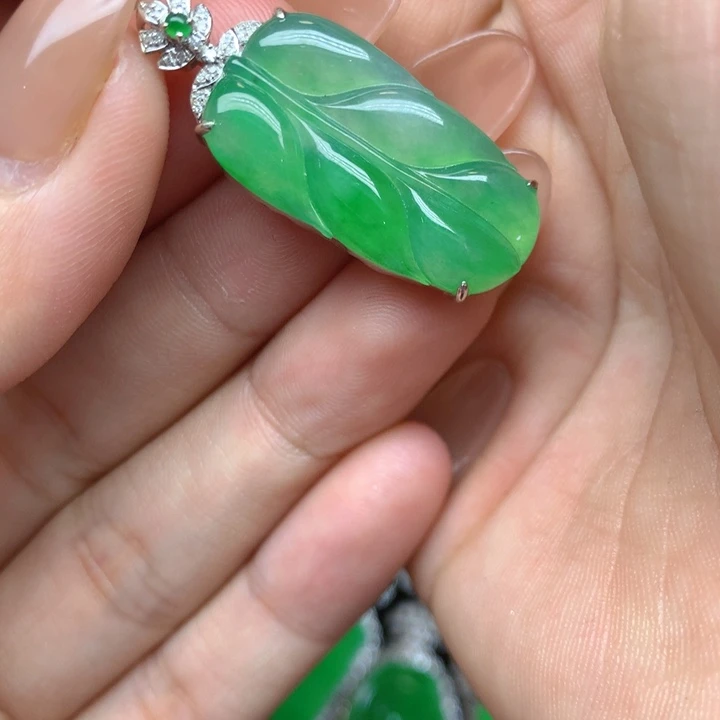 翡翠18K金镶嵌吊坠(不含链)