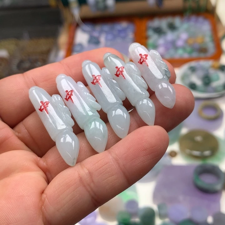 颈饰未镶嵌翡翠不退不换