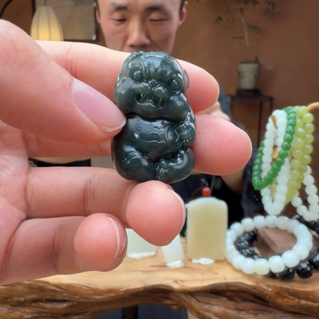 和田玉未镶嵌手机链青玉老虎