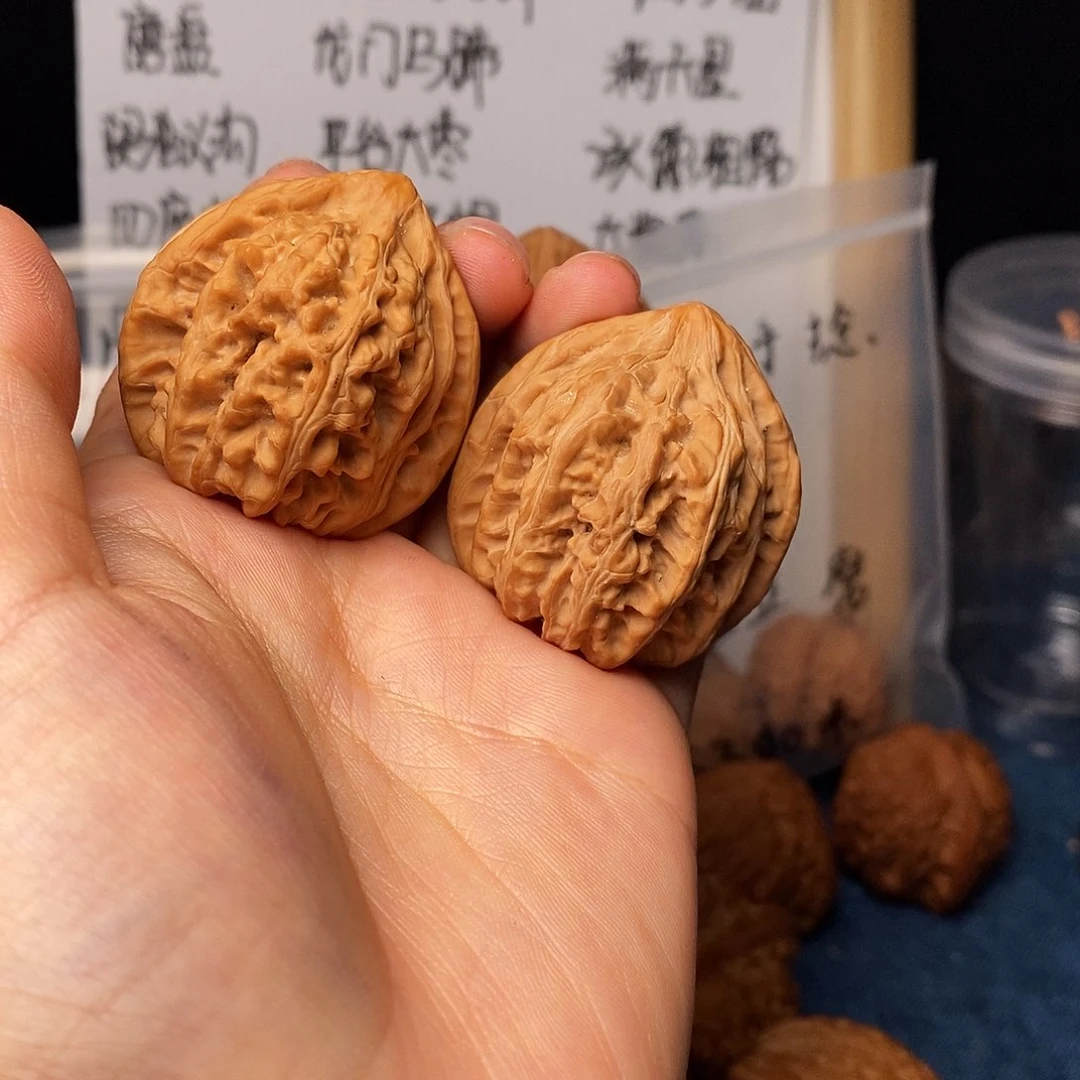 文玩核桃吊坠三羊谷