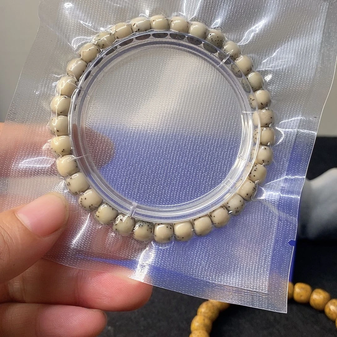 吊坠星月菩提A5石玉河豚7*6单