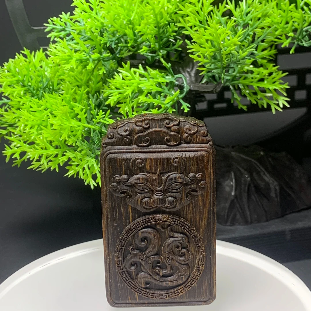 F112精选沉香吊坠