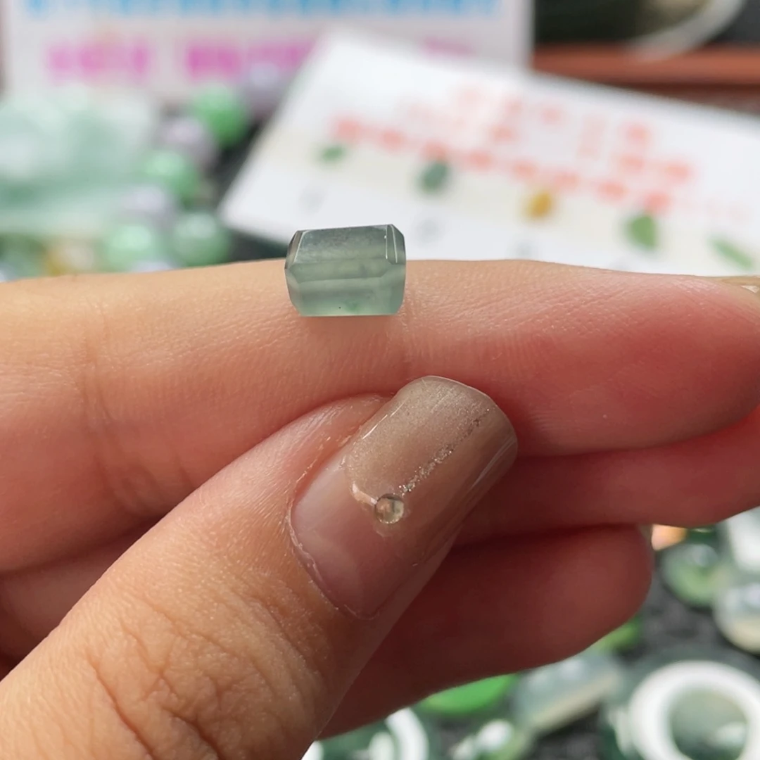 未镶嵌挂件翡翠   翡翠
