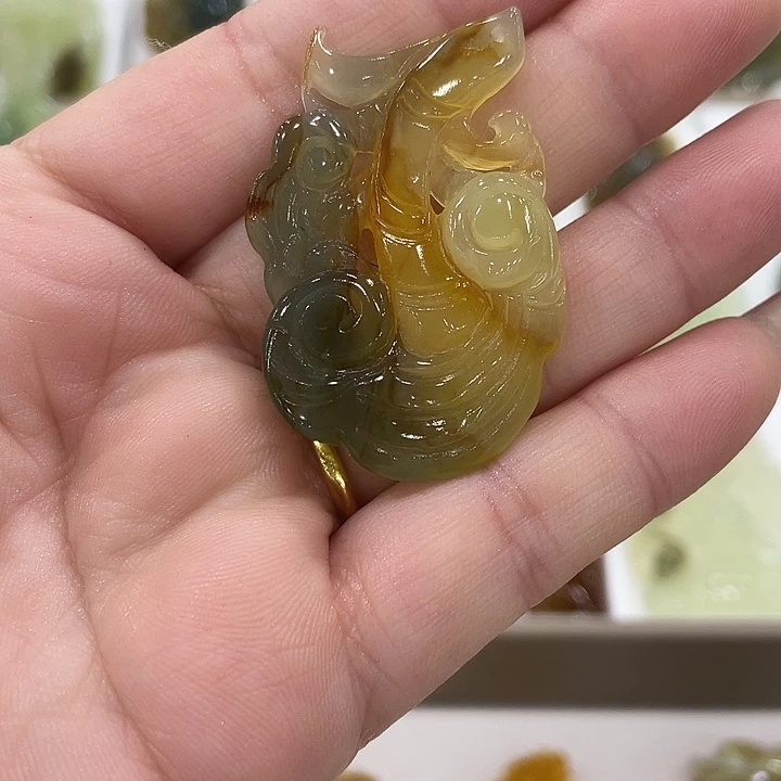 蛇纹石玉合金颈饰