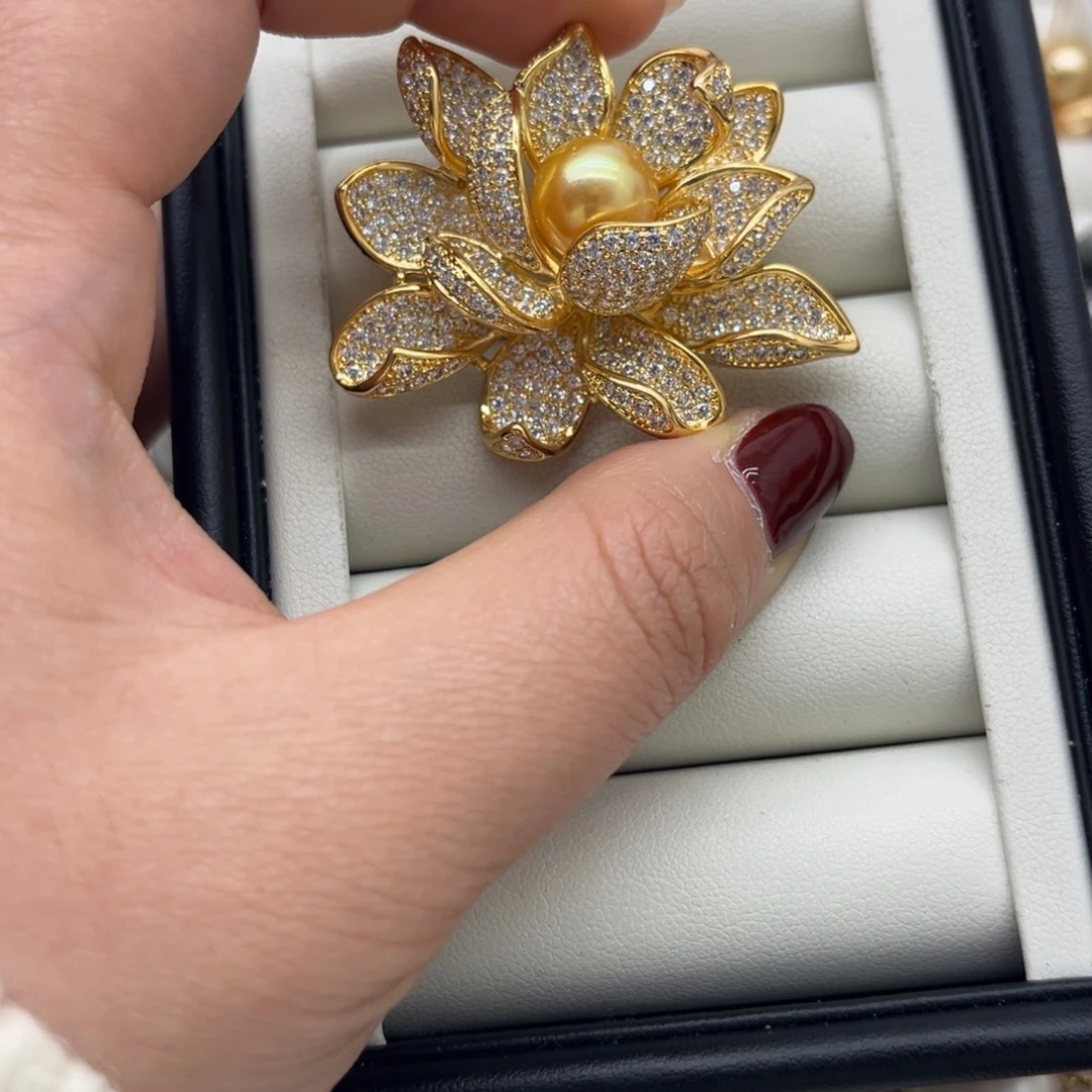 海水珍珠合金胸针