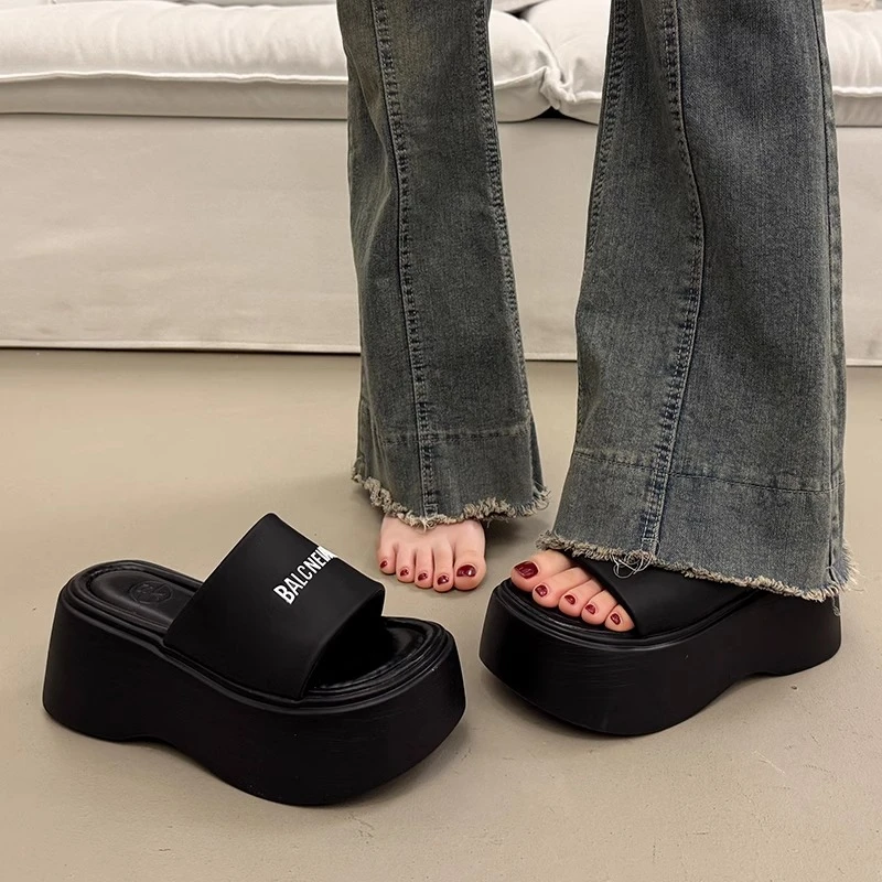 法式厚底增高凉拖鞋女夏季外穿高级感2025超火新款配裙子坡跟拖鞋