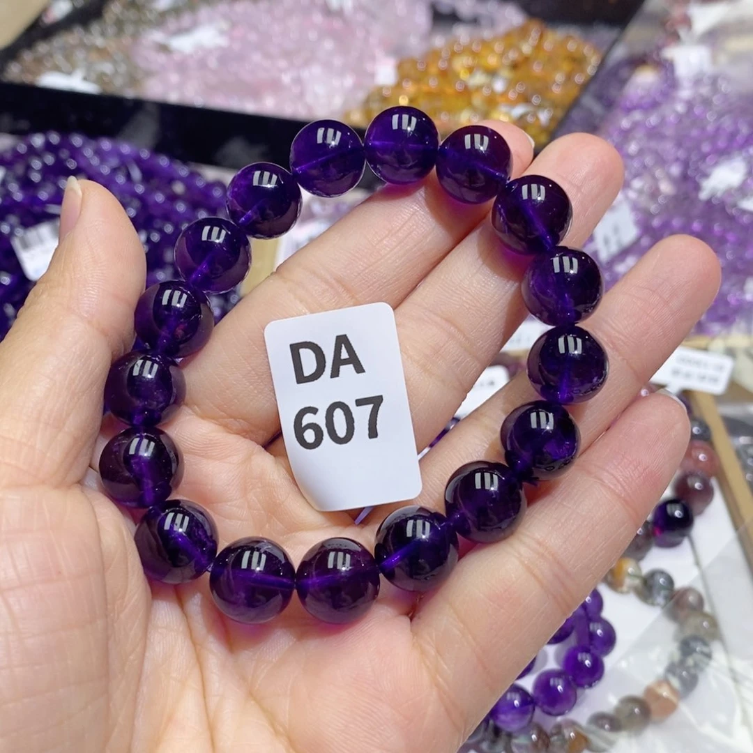 水晶多样性发一未镶嵌冰***曲