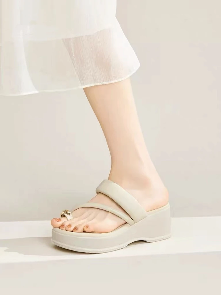 绑带凉鞋女鞋1701夏季新款时尚甜美坡跟低跟圆头一字扣24X