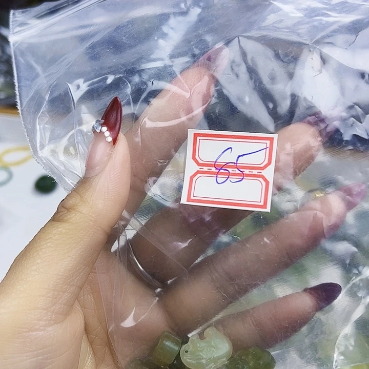 和田玉（糖玉）珠宝半成品未镶嵌小*?